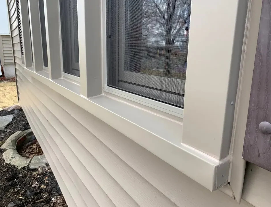 5-Wrapping-Windows-With-Aluminum - B&B Roofing and Exteriors