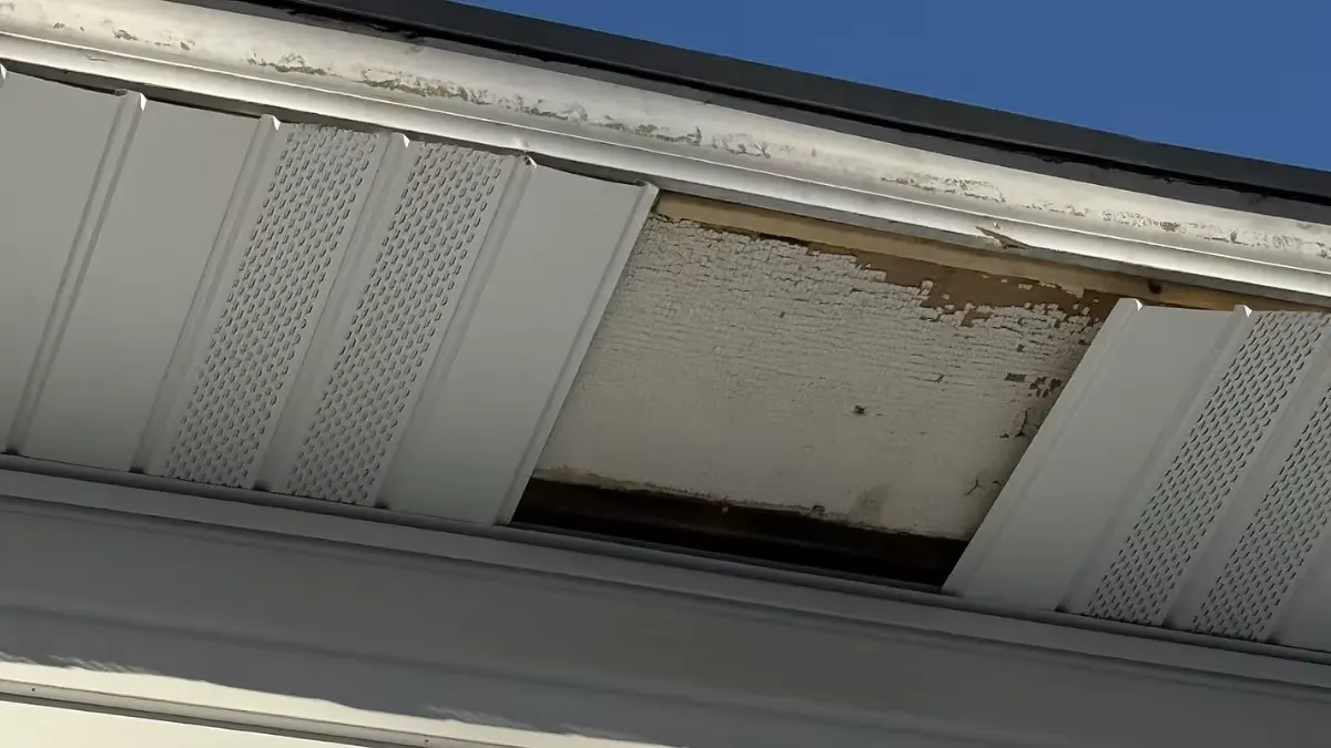 Cracked soffit panels repair in chicago - B&B Roofing and Exteriors