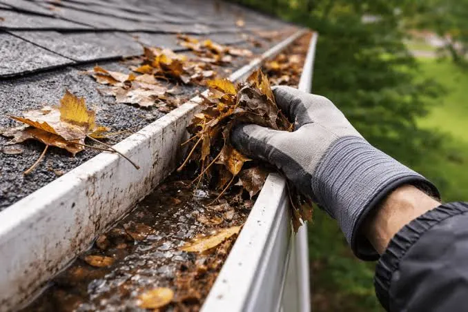 Gutter Cleaning chicago illinois - B&B Roofing and Exteriors