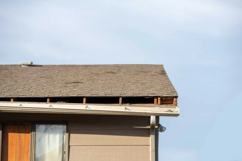 Sagging-Damaged-Gutters-fascia repai in chicago illinois - B&B Roofing and Exteriors