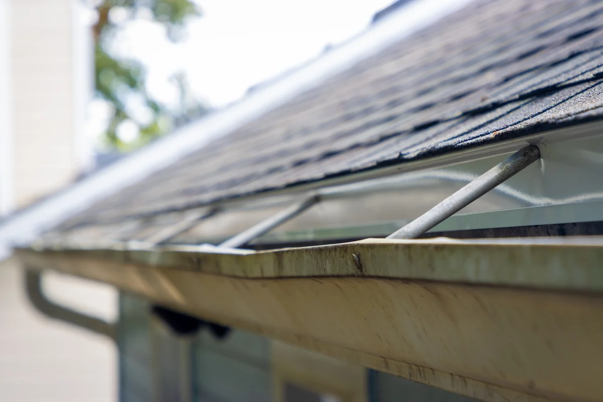 Sagging gutters - B&B Roofing and Exteriors